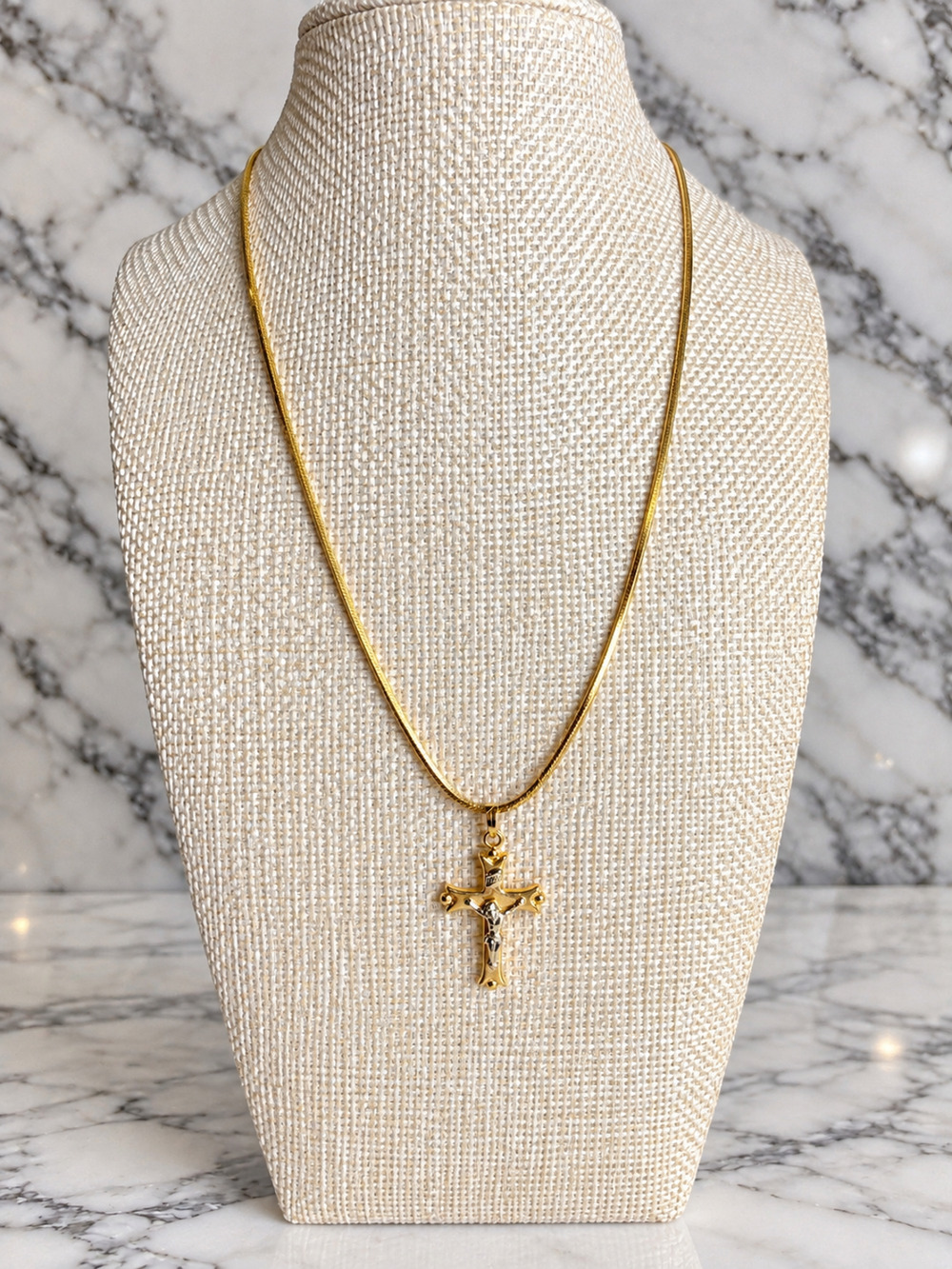 Vintage Italian 14K Yellow Gold Snake Chain 3D Crucifix Cross Necklace 6.12g